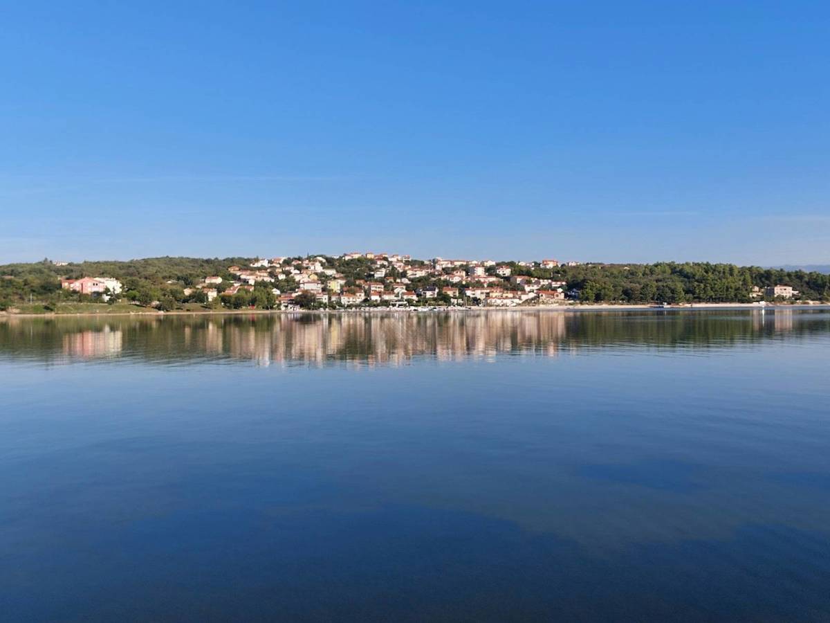 Samostojna hiša z veliko potenciala! Otok Krk!