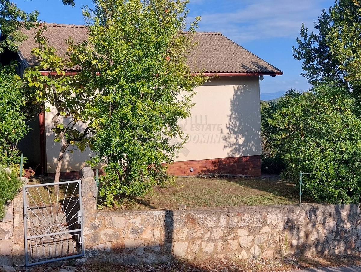 Samostojna hiša z veliko potenciala! Otok Krk!
