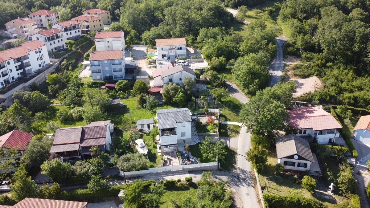 Samostojna hiša z veliko potenciala! Otok Krk!
