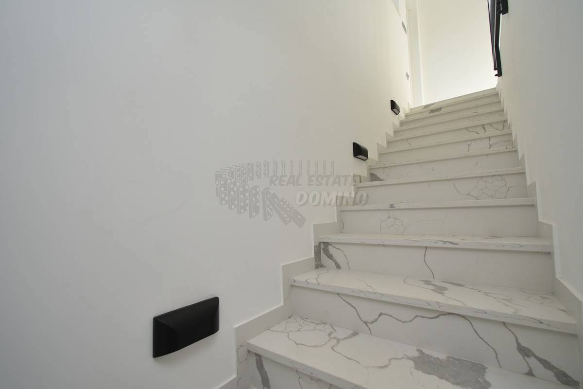 Luksuzna nova hiša s 4 spalnicami! Otok Krk!