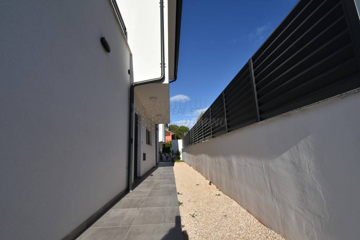 Luksuzna nova hiša s 4 spalnicami! Otok Krk!