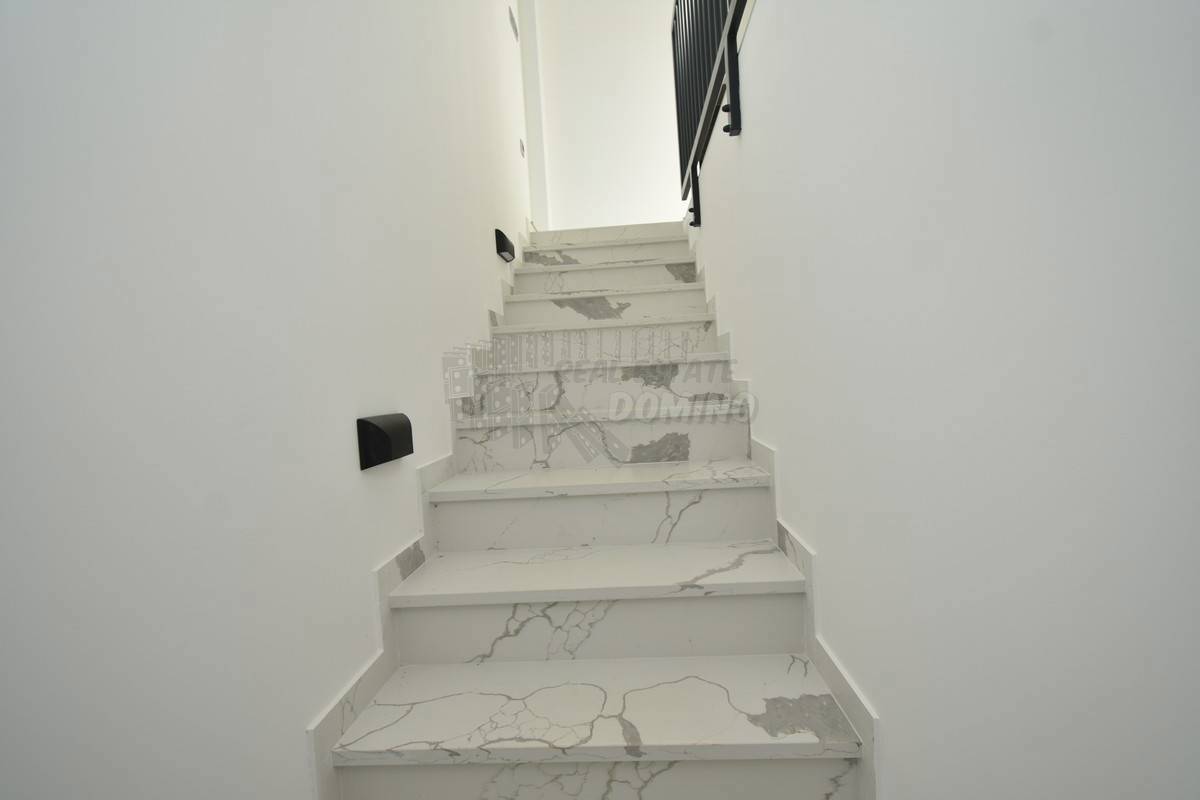 Luksuzna nova hiša s 4 spalnicami! Otok Krk!