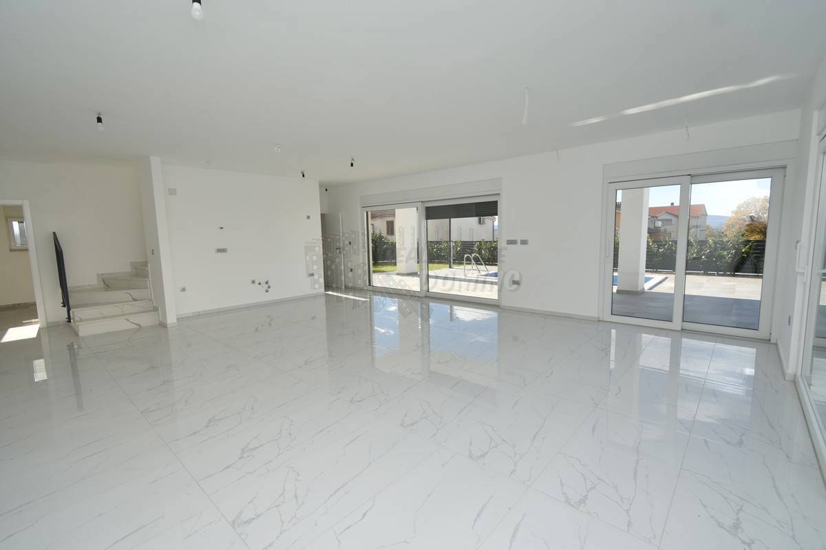 Luksuzna nova hiša s 4 spalnicami! Otok Krk!