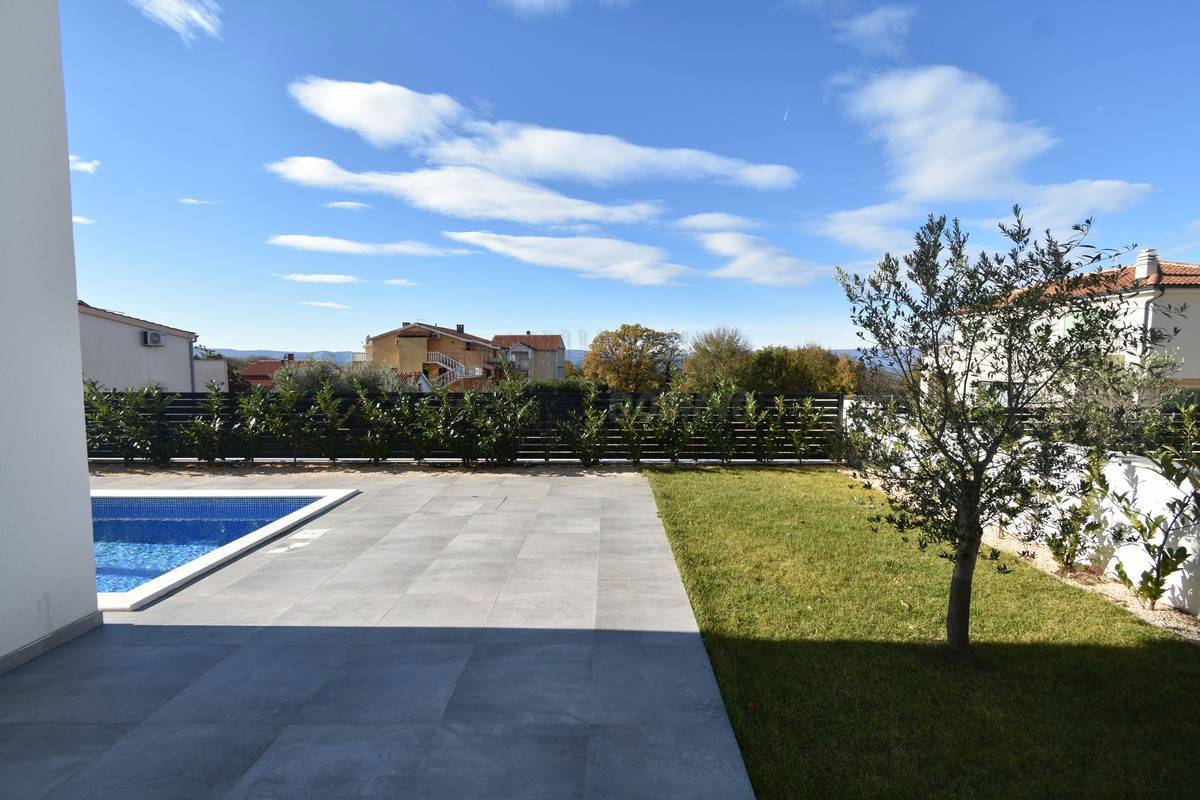 Luksuzna nova hiša s 4 spalnicami! Otok Krk!