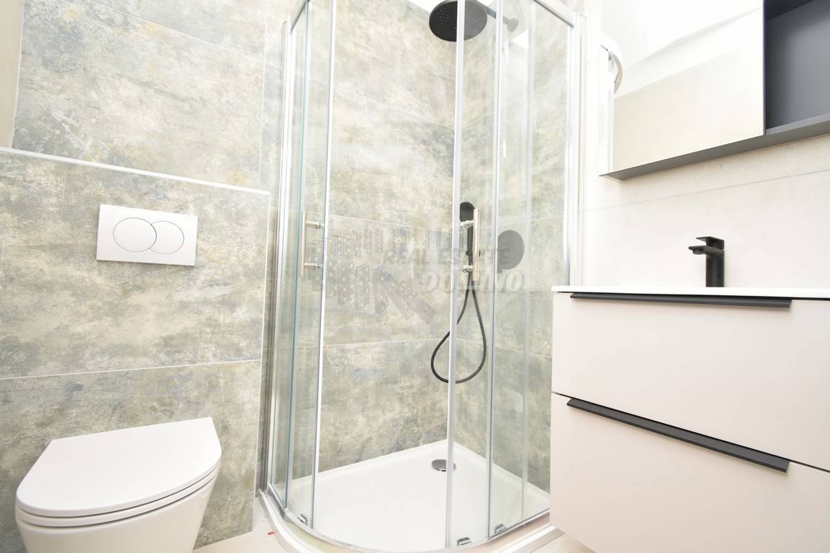 Nova očarljiva mediteranska hiša z bazenom! Otok Krk, Malinska