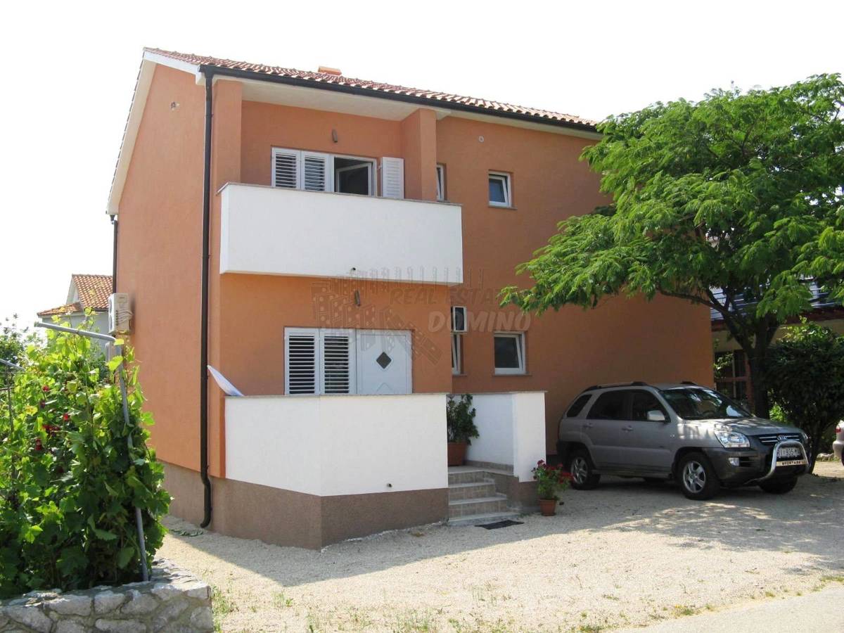 Mesto Krk-stanovanjska hiša za investicijo!