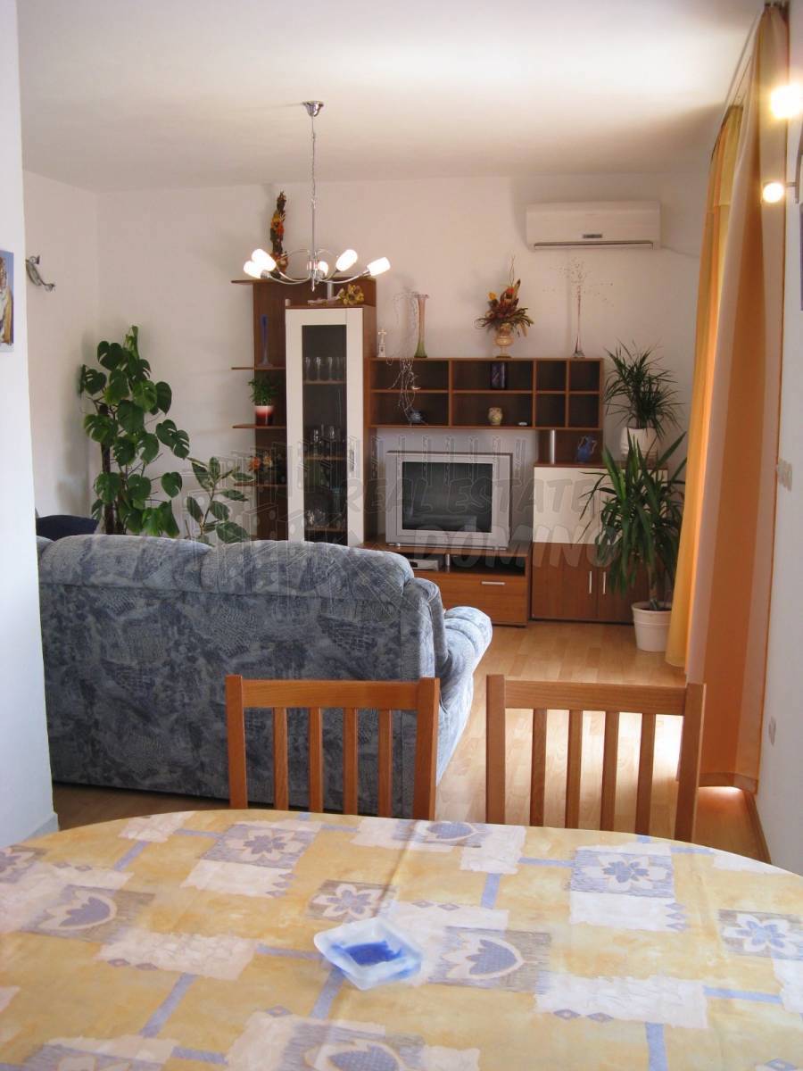 Mesto Krk-stanovanjska hiša za investicijo!