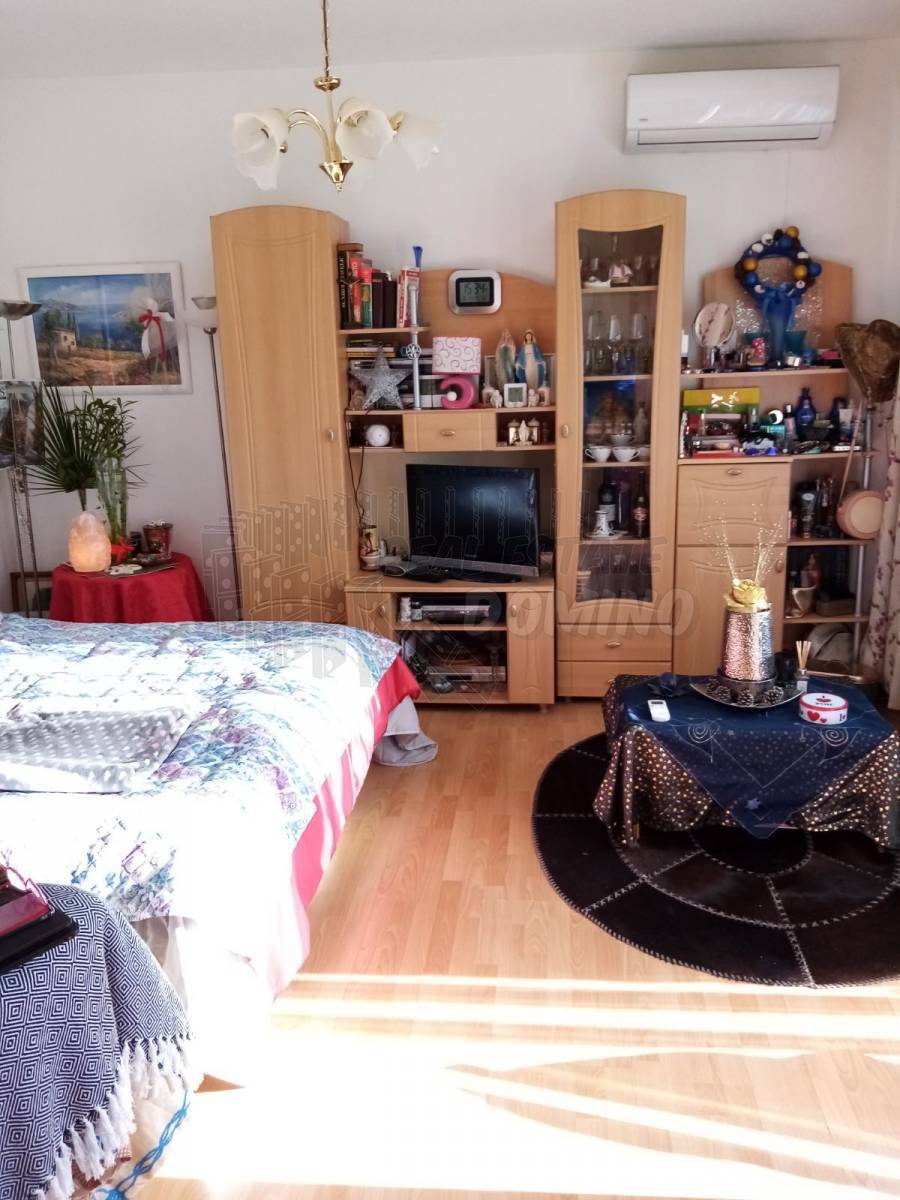 Mesto Krk-stanovanjska hiša za investicijo!