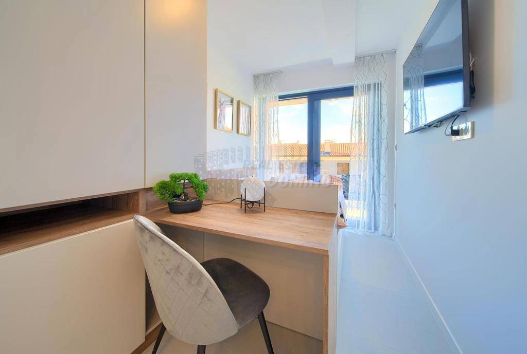 Čudovit apartma v Malinski! Bazen in vrt!