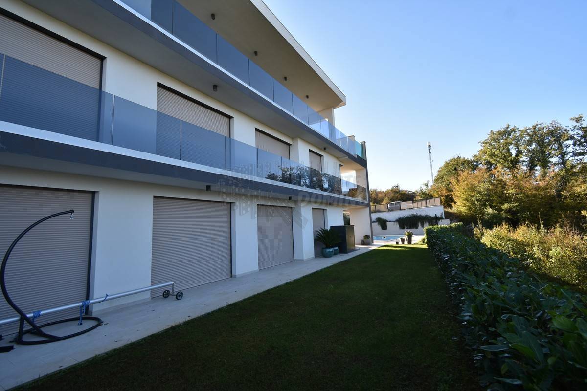 Luksuzno stanovanje s pogledom na morje! Malinska!