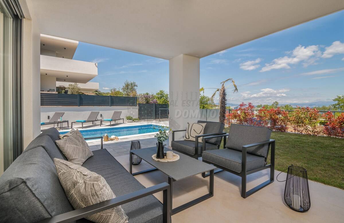 Luksuzno stanovanje na Rovi! Malinska