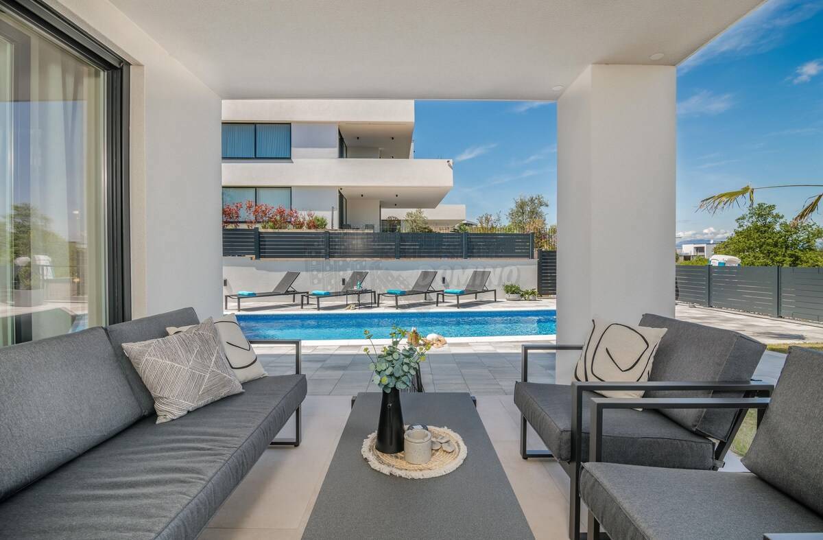 Luksuzno stanovanje na Rovi! Malinska