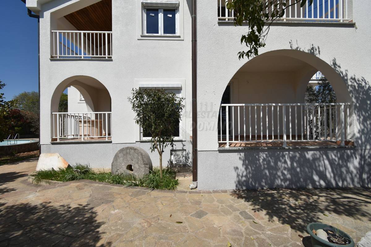 Apartma s skupnim bazenom! Mesto Krk - okolica!