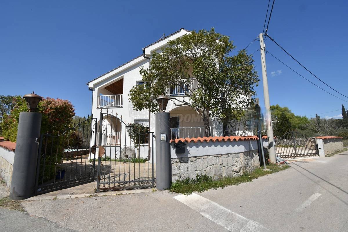 Apartma s skupnim bazenom! Mesto Krk - okolica!