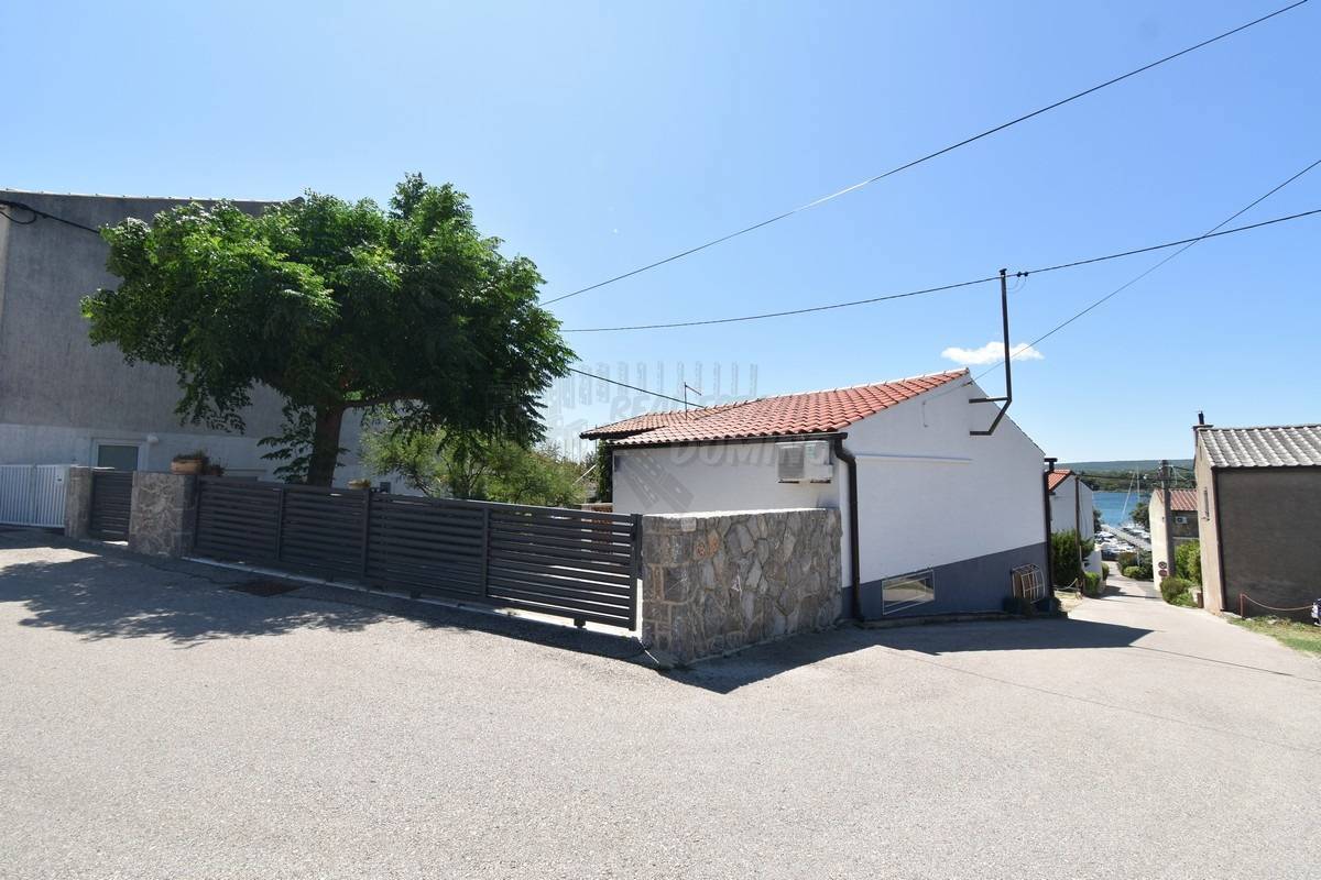 Hiša 70 metrov od morja! Punat