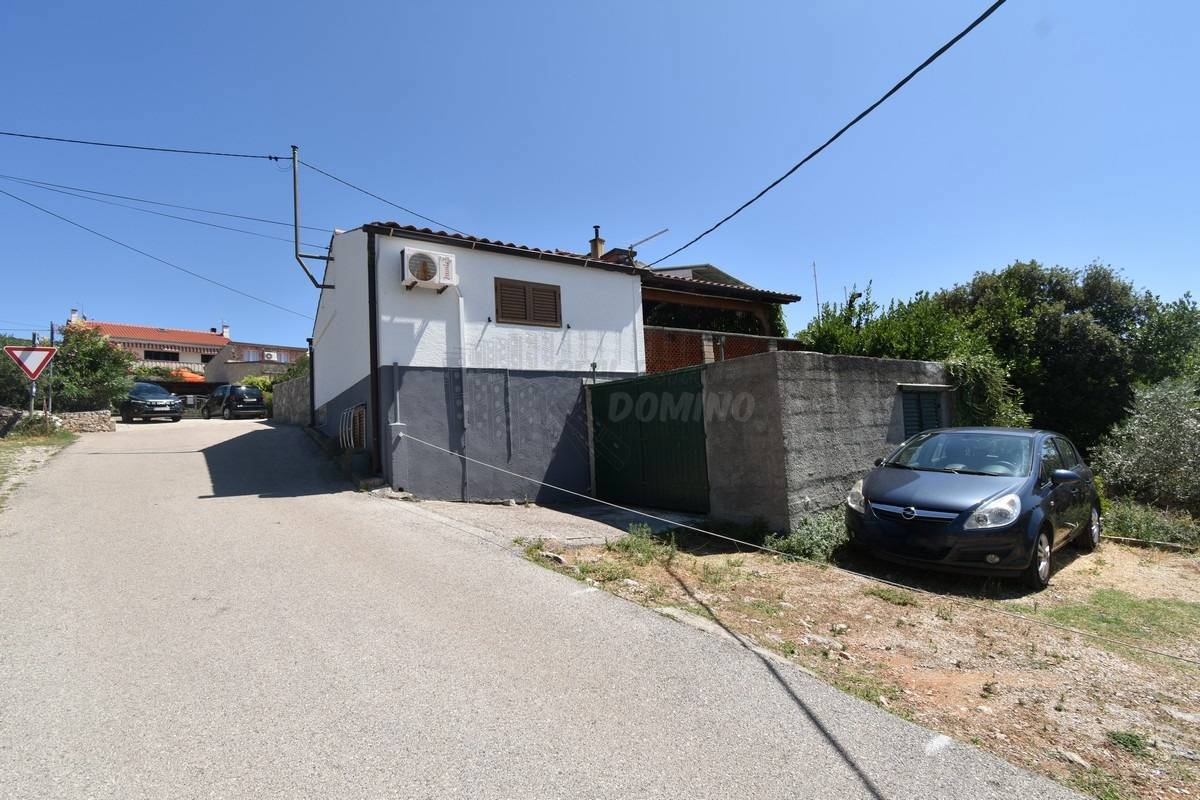 Hiša 70 metrov od morja! Punat