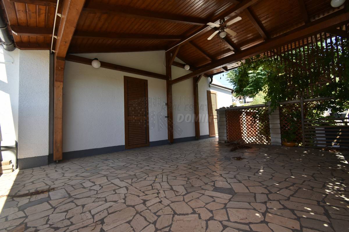 Hiša 70 metrov od morja! Punat