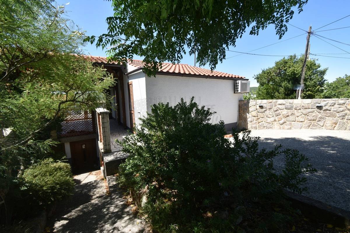 Hiša 70 metrov od morja! Punat