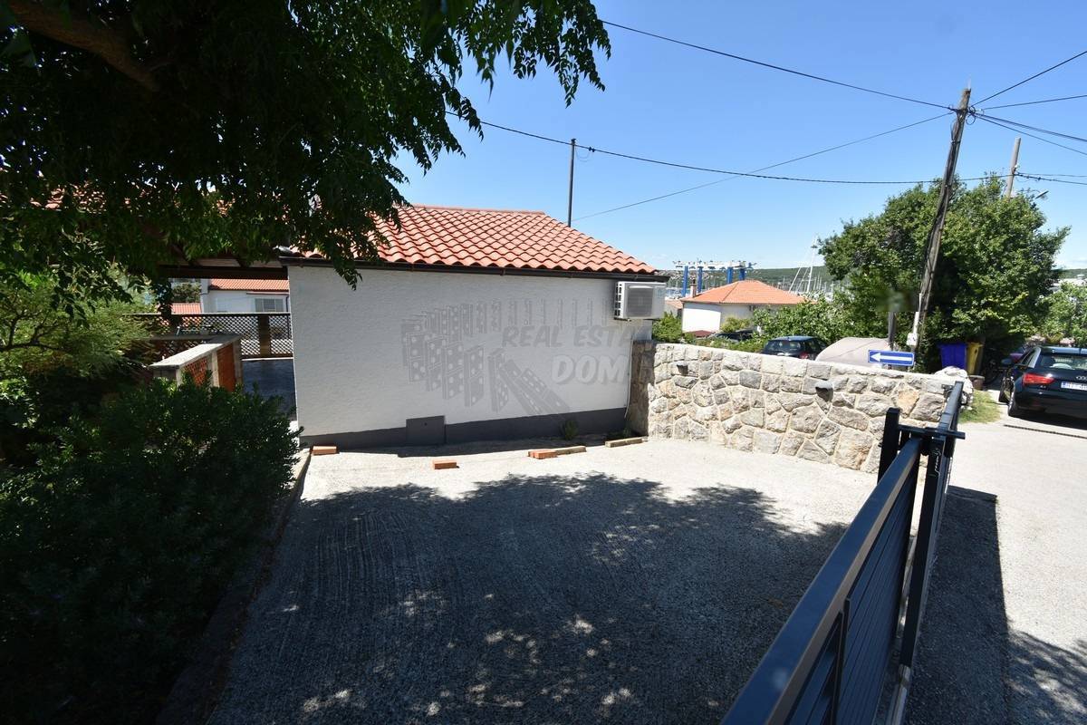 Hiša 70 metrov od morja! Punat