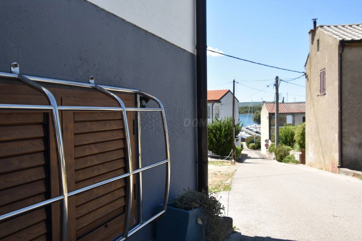 Hiša 70 metrov od morja! Punat