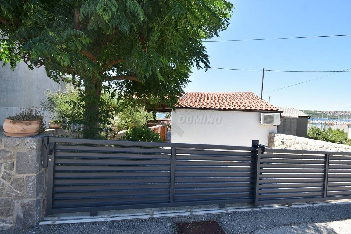 Hiša 70 metrov od morja! Punat