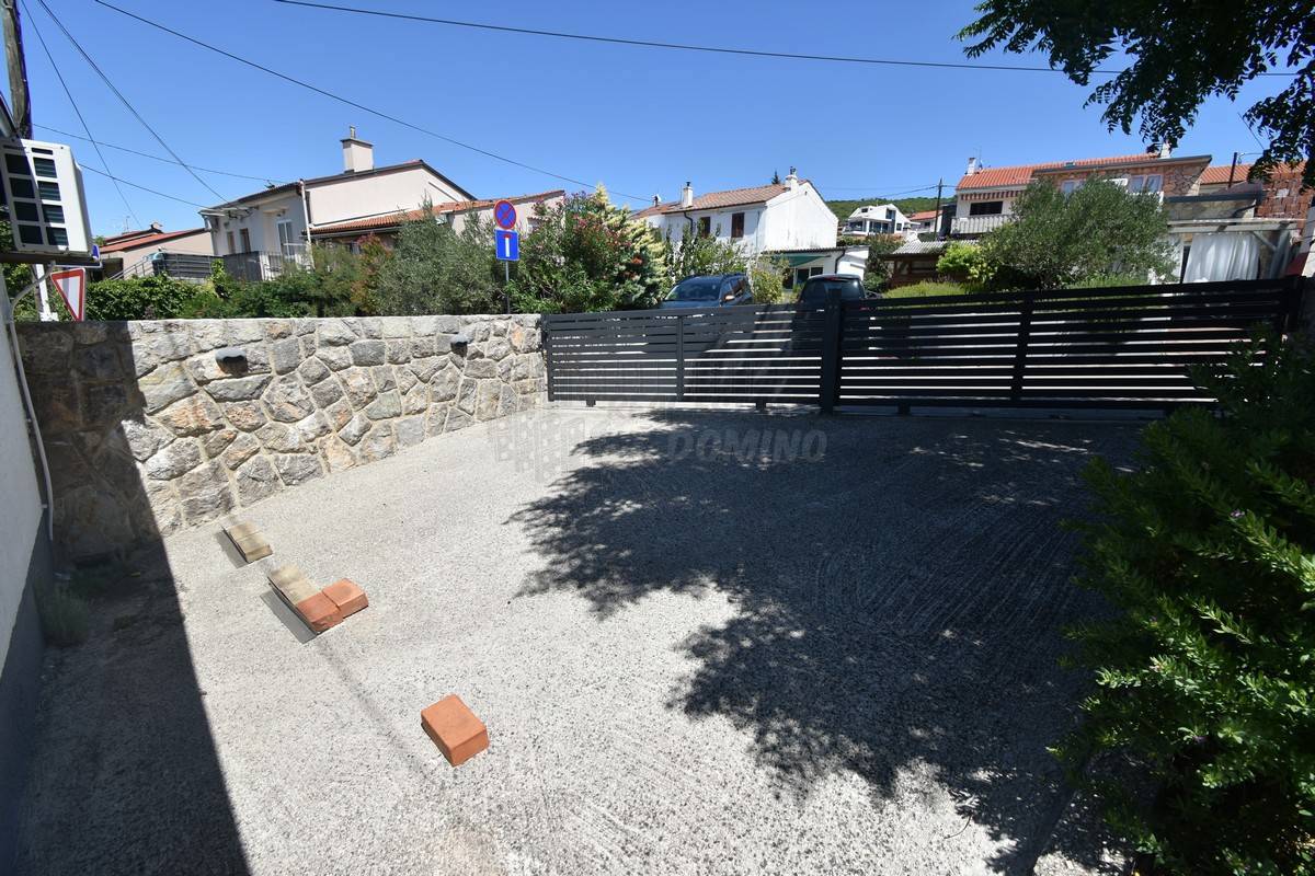 Hiša 70 metrov od morja! Punat