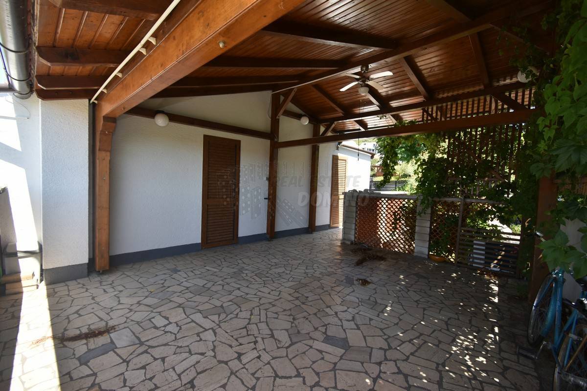 Hiša 70 metrov od morja! Punat