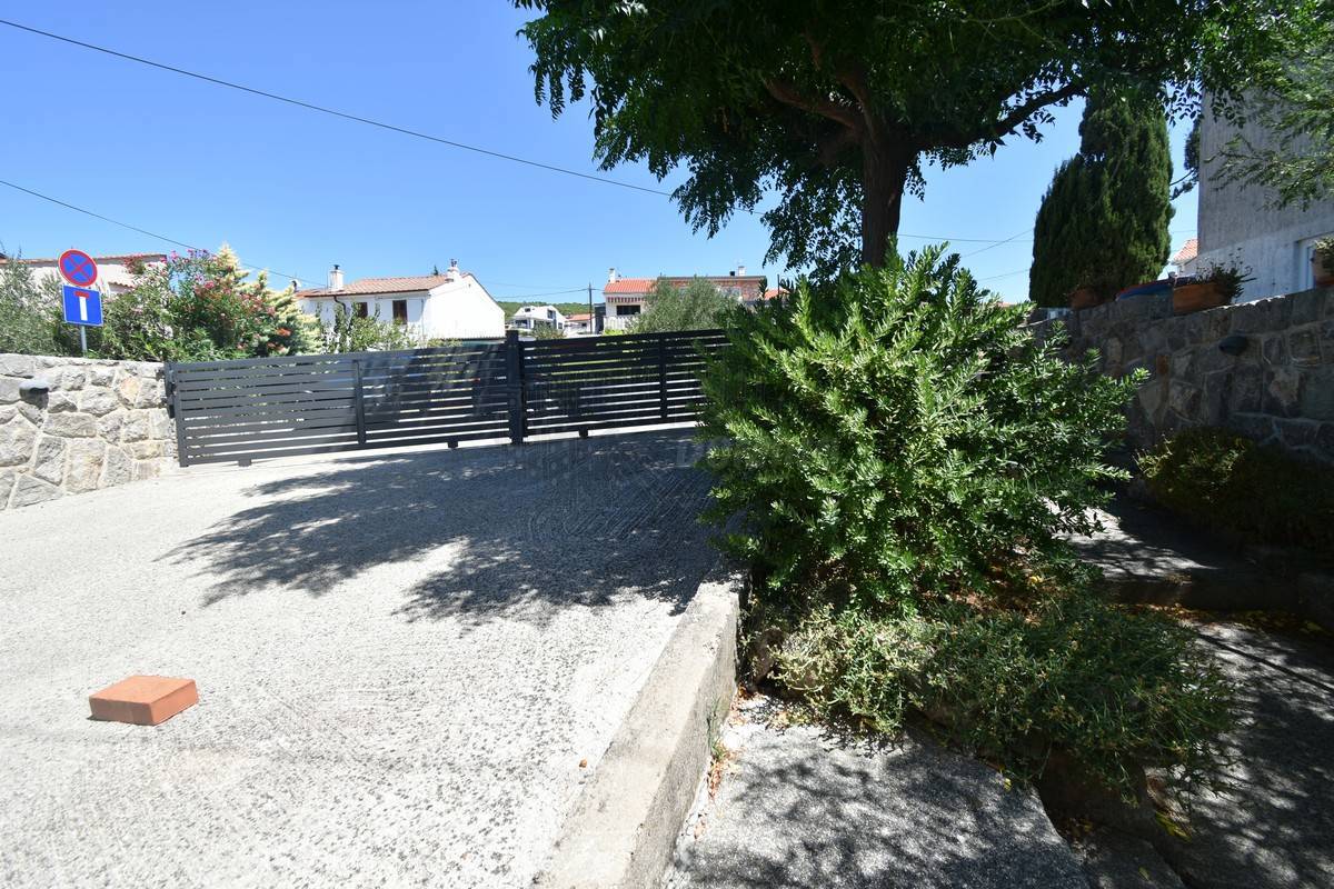 Hiša 70 metrov od morja! Punat