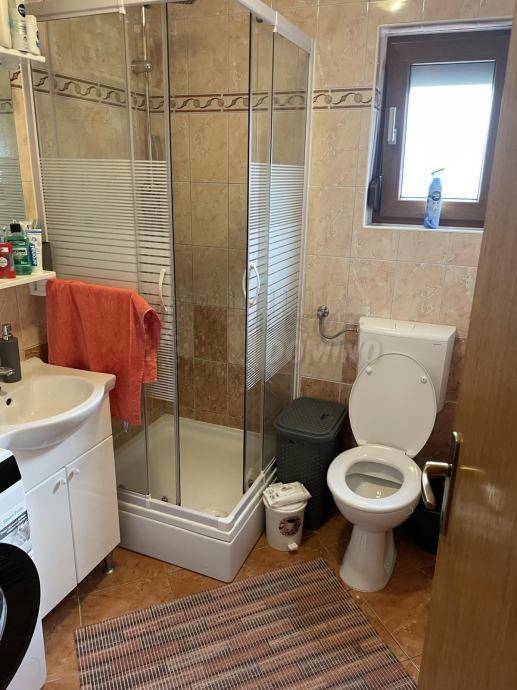 Stanovanje z lepim vrtom!! Malinska-okolica