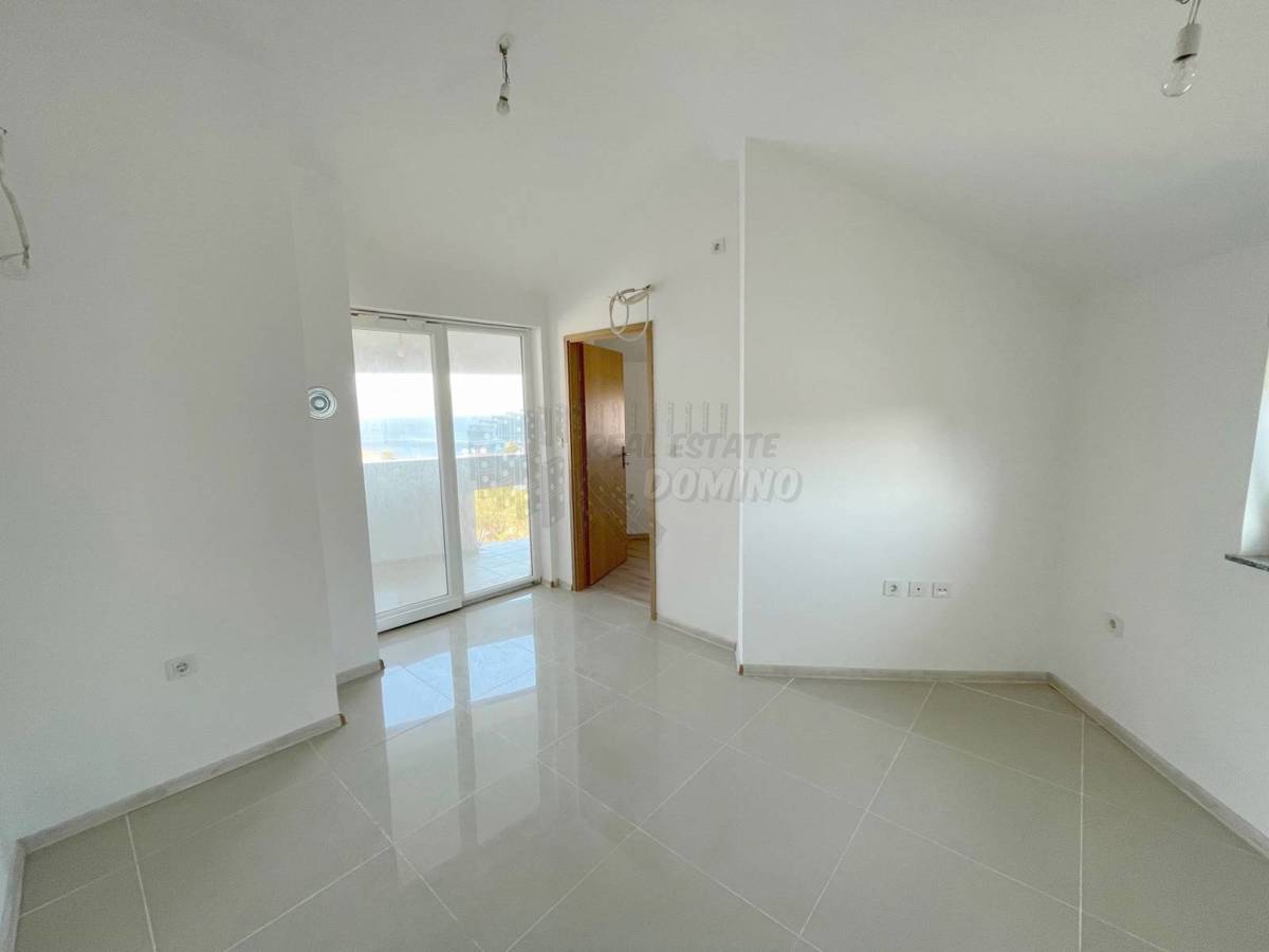 Stanovanje 150 metrov od morja! Pogled na morje!