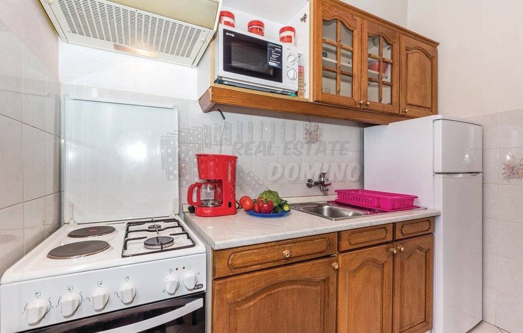 Čudovita hiša z grijanim bazenom! Otok Krk!