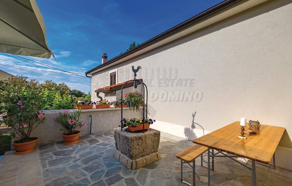 Čudovita hiša z grijanim bazenom! Otok Krk!