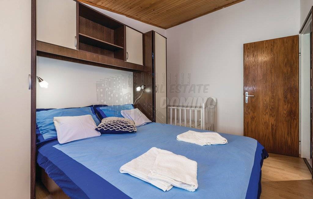 Čudovita hiša z grijanim bazenom! Otok Krk!