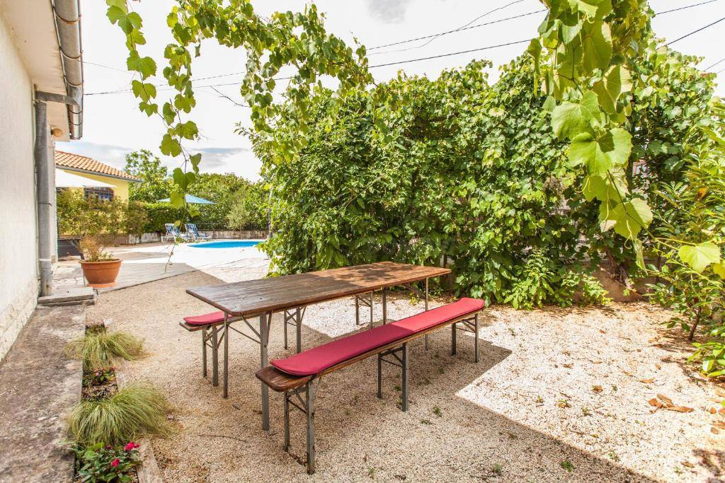 Čudovita hiša z grijanim bazenom! Otok Krk!