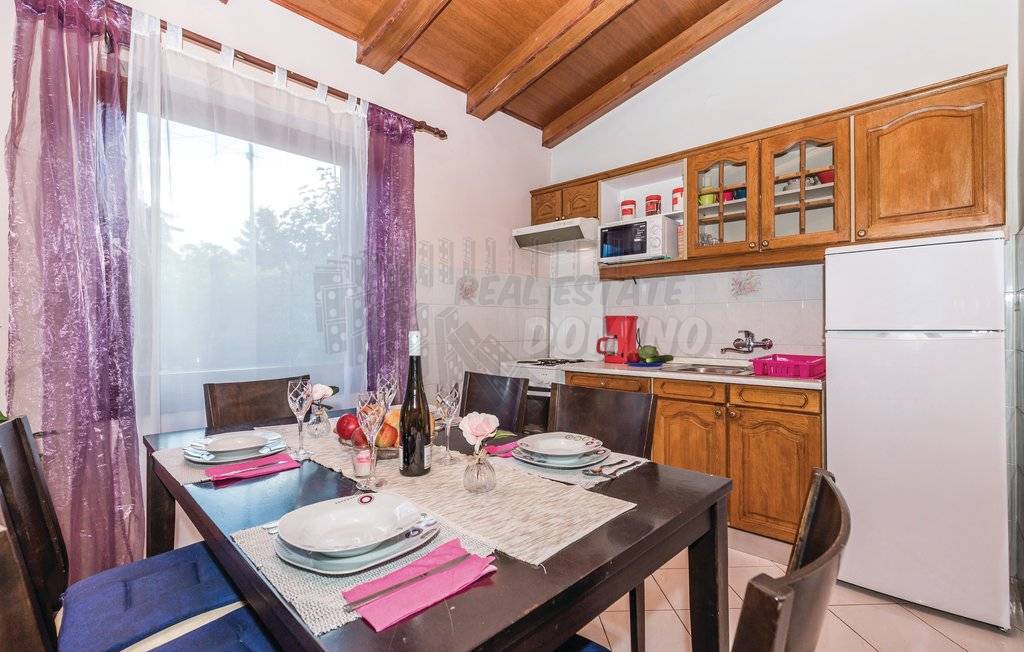 Čudovita hiša z grijanim bazenom! Otok Krk!