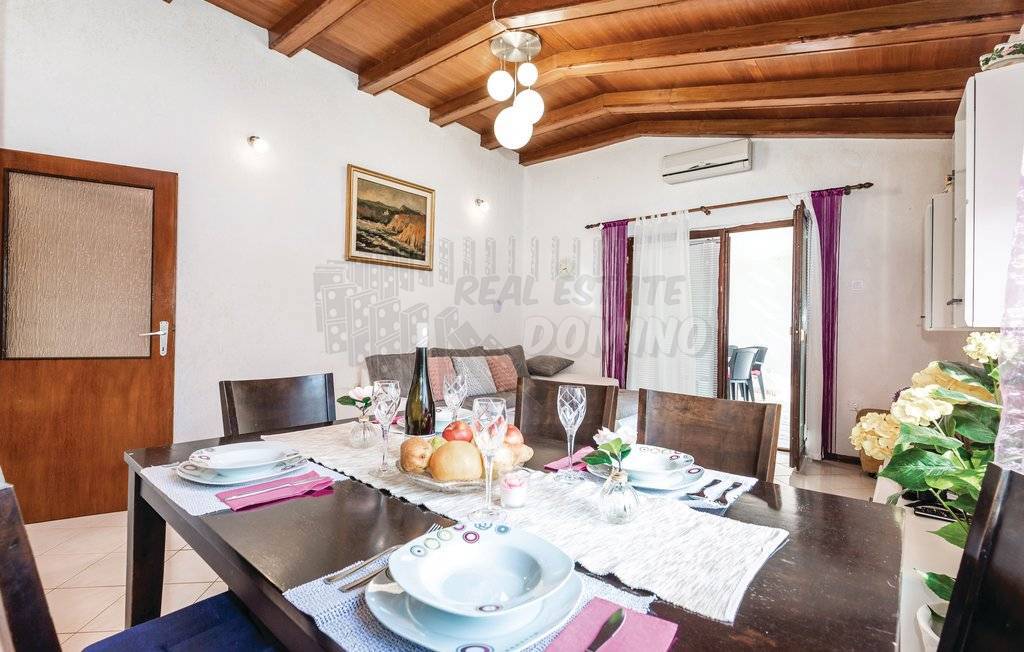 Čudovita hiša z grijanim bazenom! Otok Krk!