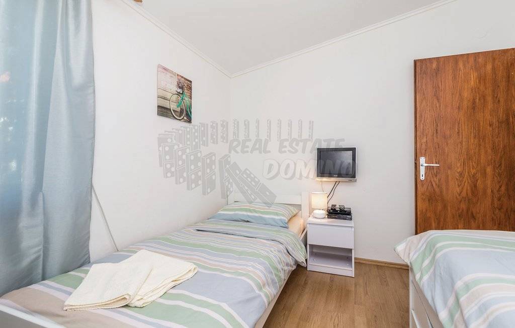 Čudovita hiša z grijanim bazenom! Otok Krk!