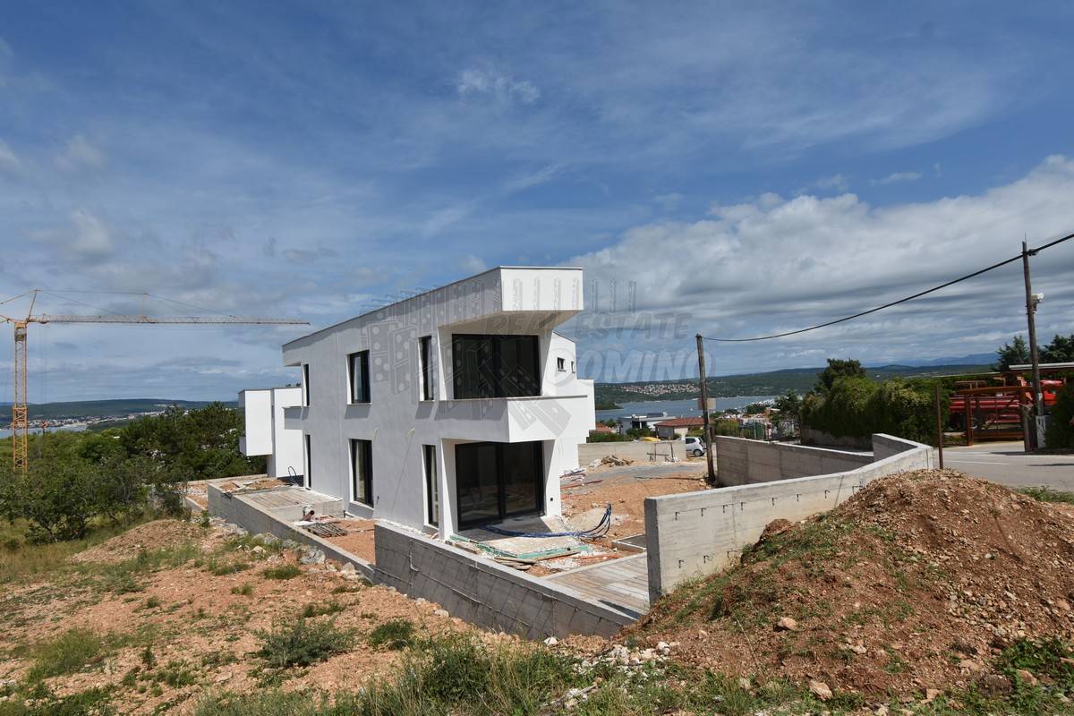 Novogradnja, Punat - stanovanje z vrtom in bazenom! ​