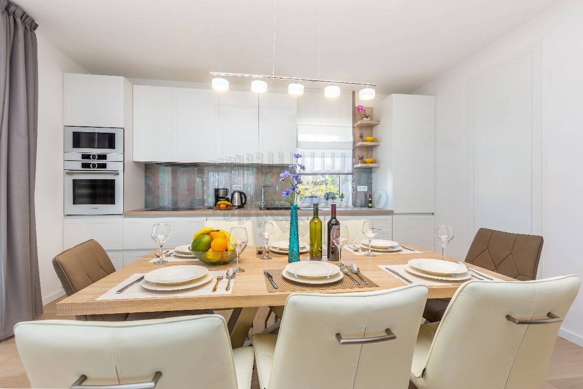 Čudovita vila z bazenom in razgledom! Malinska-okolica