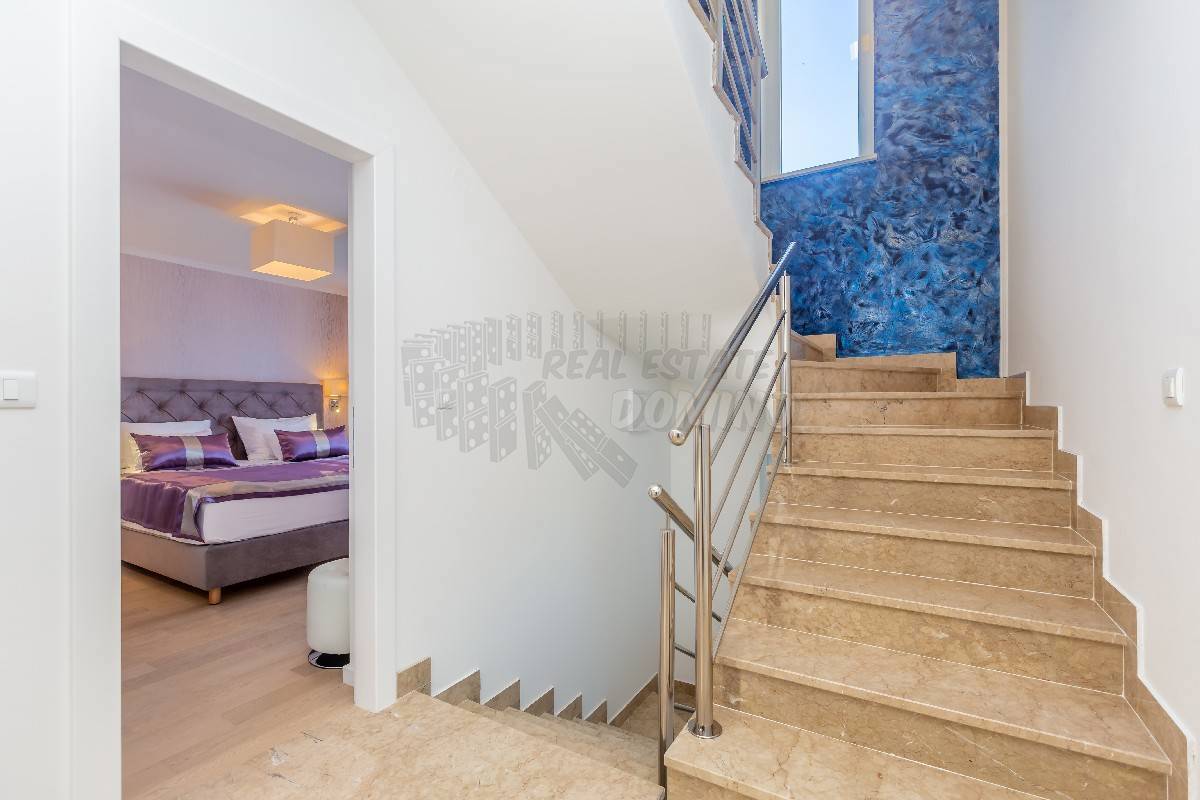 Čudovita vila z bazenom in razgledom! Malinska-okolica