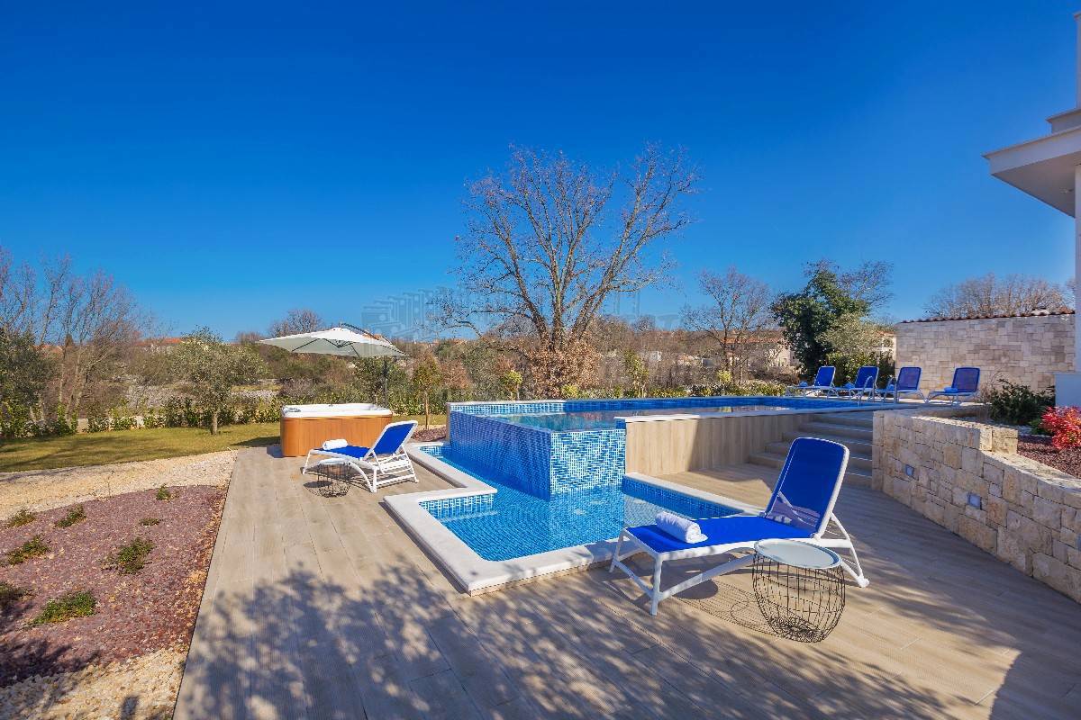 Čudovita vila z bazenom in razgledom! Malinska-okolica