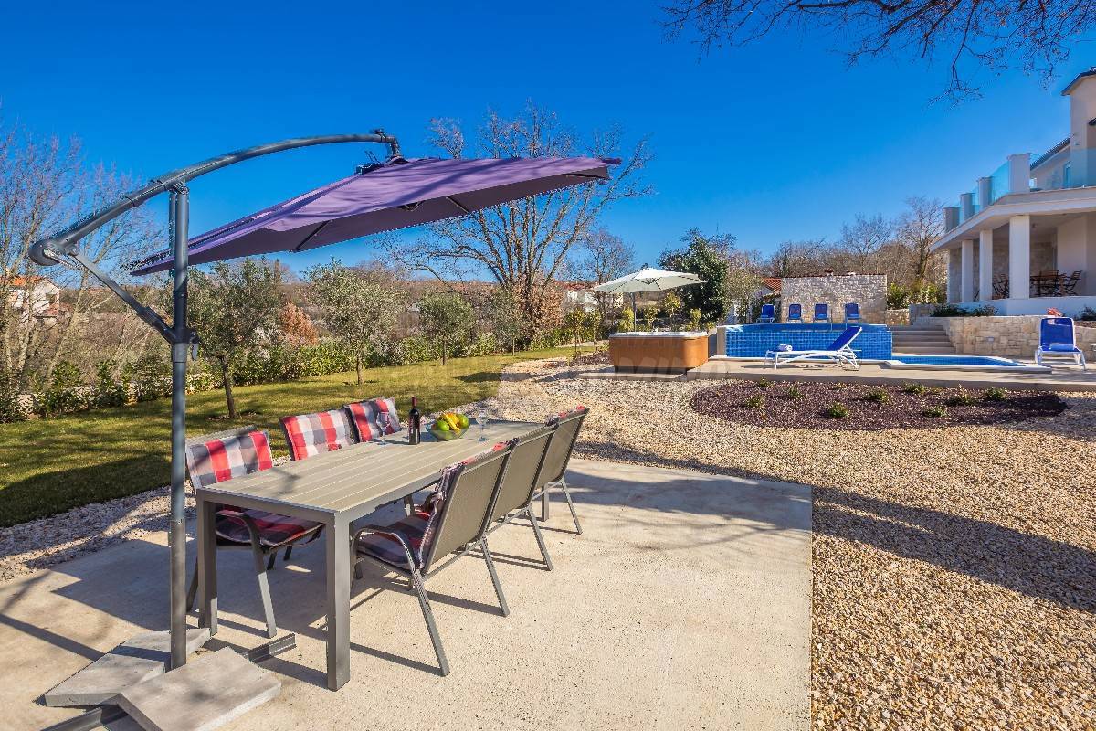 Čudovita vila z bazenom in razgledom! Malinska-okolica