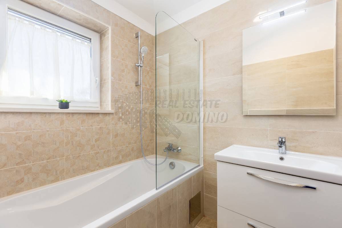 Čudovita vila z bazenom in razgledom! Malinska-okolica