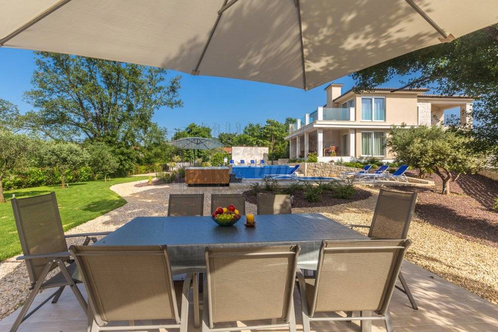 Čudovita vila z bazenom in razgledom! Malinska-okolica