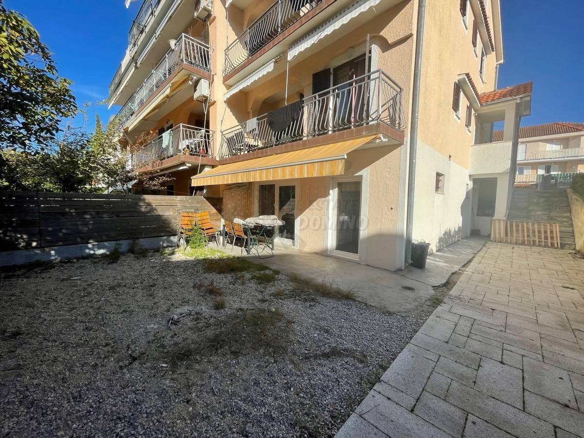 Apartma z vrtom, Malinska! Otok Krk!