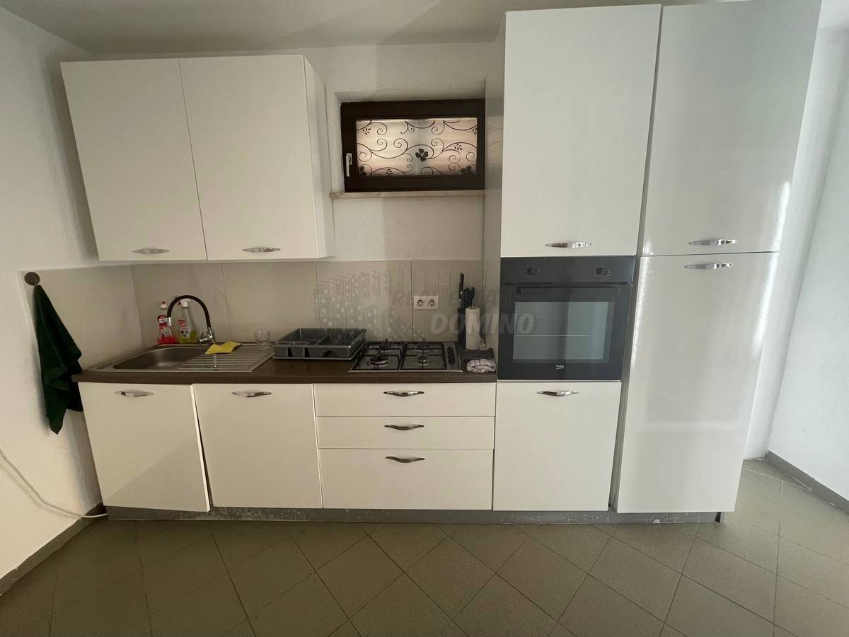 Apartma z vrtom, Malinska! Otok Krk!