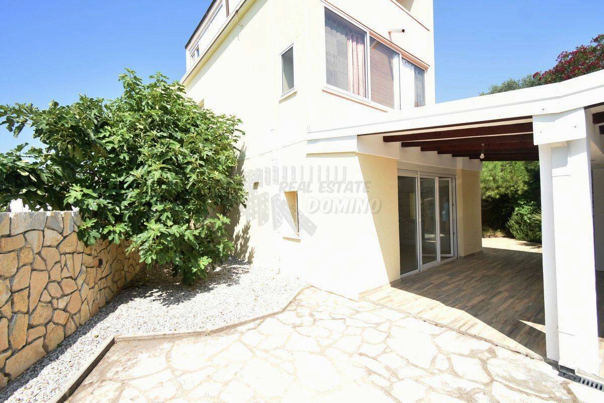 Apartma v mestu Krk s čudovitim vrtom!