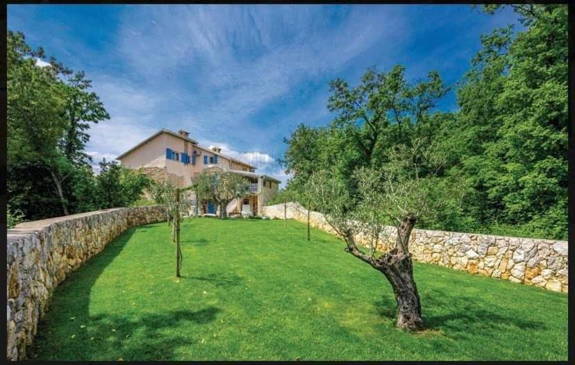 Hiša Dobrinj, 180m2