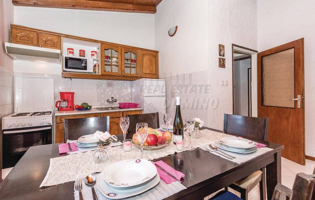 Čudovita hiša z grijanim bazenom! Otok Krk!