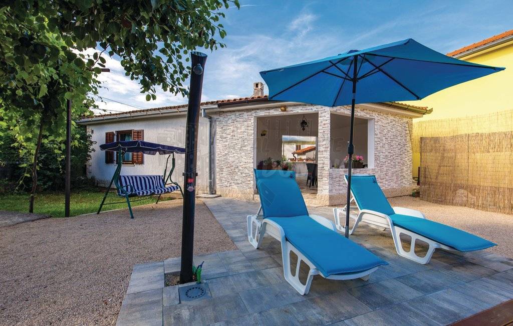 Čudovita hiša z grijanim bazenom! Otok Krk!